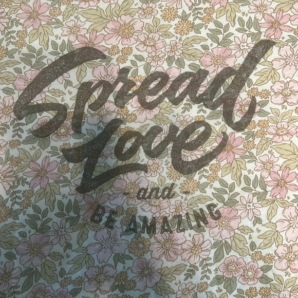C&C California Spread Love and Be Amazing Floral Tee Size Small - Picture 2 of 8